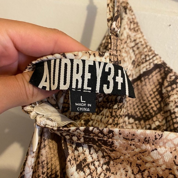 Snakeskin Mini - Picture 4 of 6